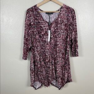 Rose & Olive Womens 1X Textured Print Top. NWT